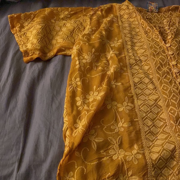 Johnny was mustard colored blouse - Picture 4 of 5